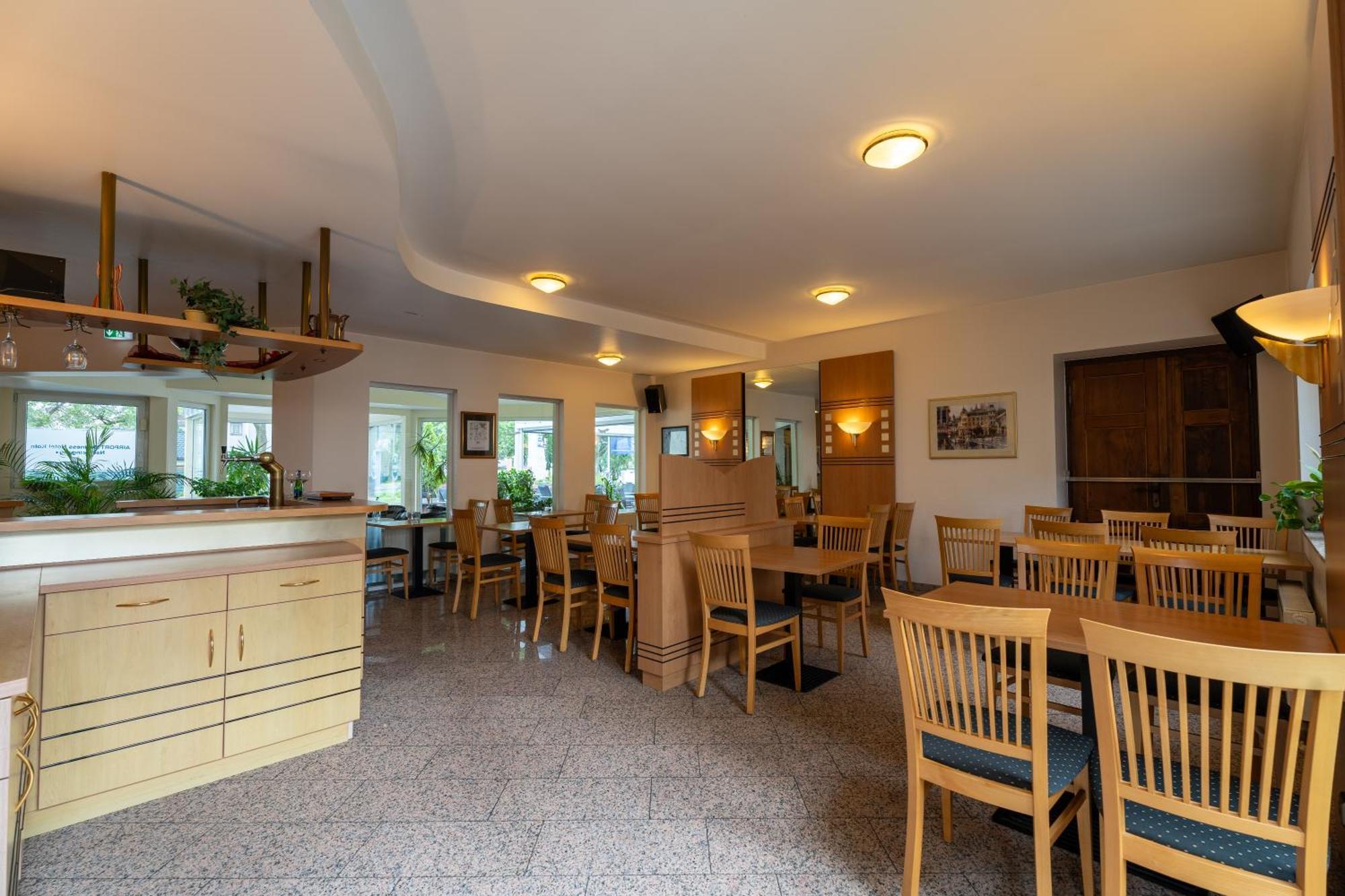 Airport Businesshotel Hotel
