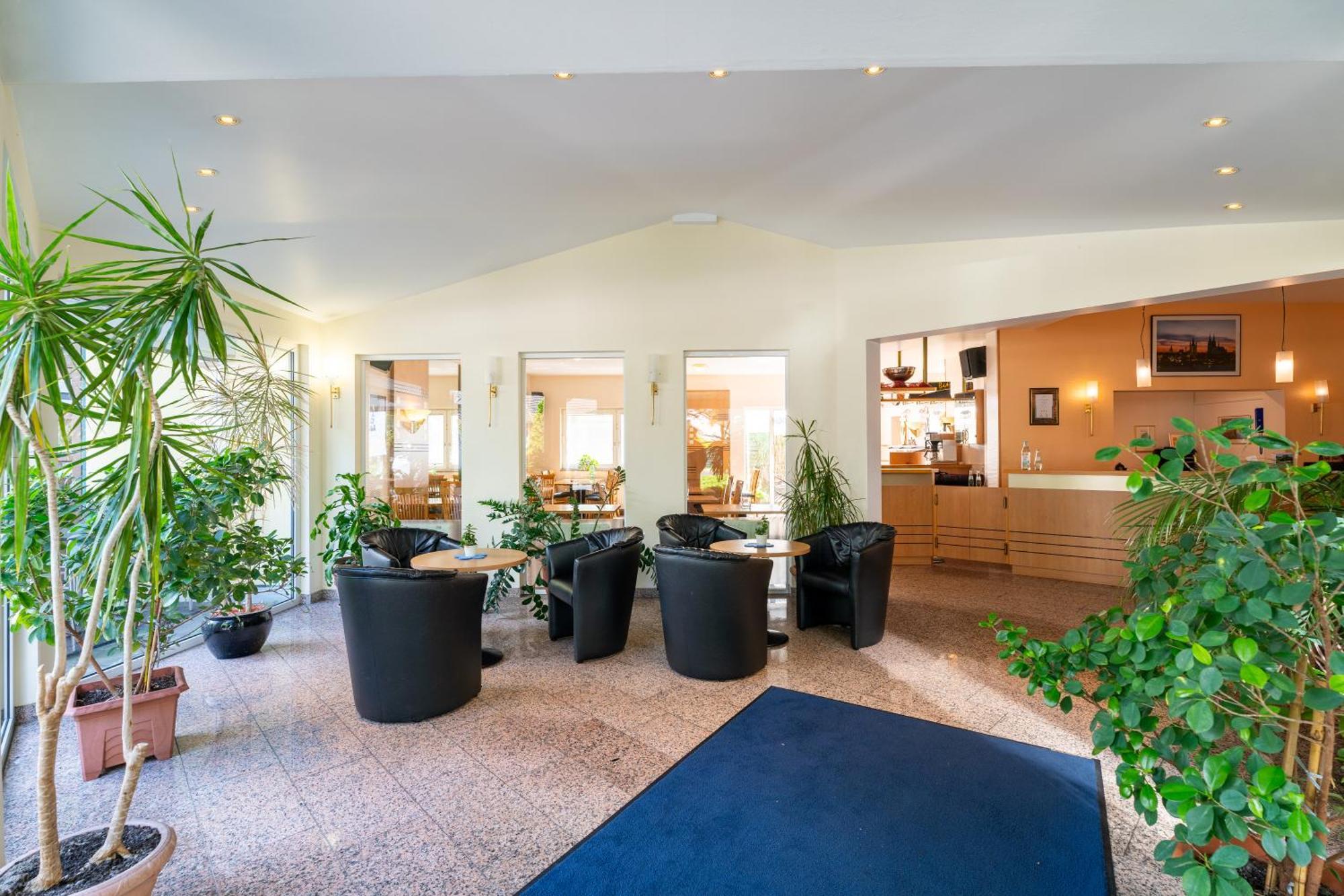 Airport Businesshotel Hotel 3*
